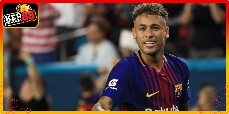 Bước tiến lịch sử khi thi đấu tại Barcelona